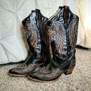 Cavender's Cowgirl boots